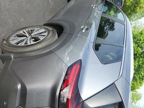 Used 2023 Nissan Rogue SV w/ SV Premium B Package image 12