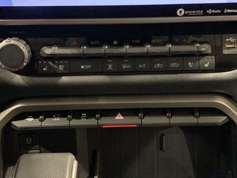 Used 2024 Toyota Tundra Limited image 20