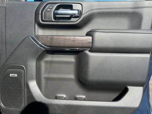 Used 2022 Chevrolet Silverado 2500 LTZ w/ LTZ Premium Package image 24