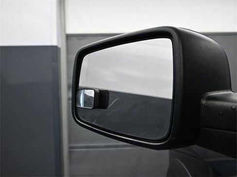 Used 2017 RAM 1500 Express image 5