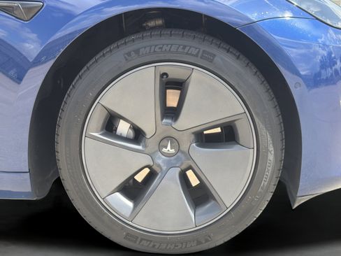 Used 2021 Tesla Model 3 Standard Range Plus RWD image 11