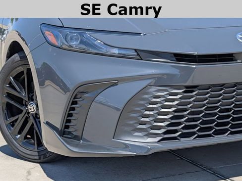 Used 2025 Toyota Camry SE FWD image 3