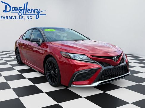 Used 2022 Toyota Camry XSE FWD image 7