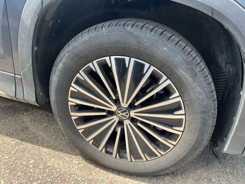 Certified 2025 Volkswagen Tiguan S w/ 18" Wheel Package AWD/4WD image 4