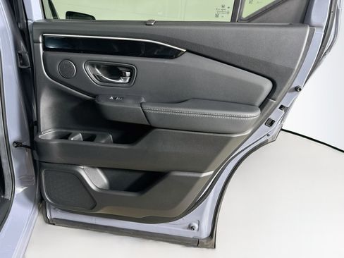 Used 2025 Honda Pilot Touring image 33