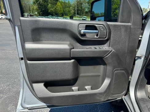 Used 2025 Chevrolet Silverado 2500 Custom w/ Custom Value Package image 17