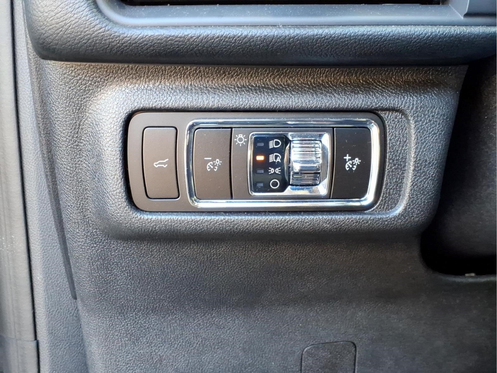Used 2024 Lincoln Corsair AWD w/ Equipment Group 101A image 18