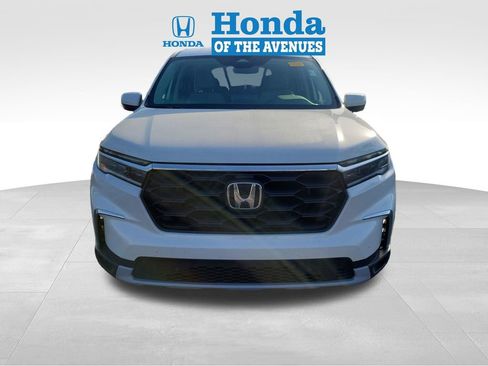 Used 2025 Honda Pilot EX-L image 2