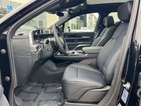 New 2026 Cadillac Escalade IQL Sport 1 w/ LPO, ONYX Package image 24