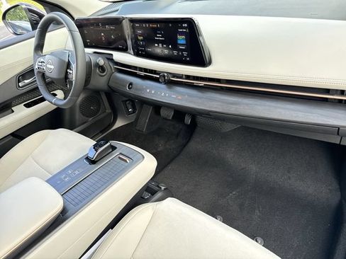 Used 2024 Nissan Ariya AWD image 23