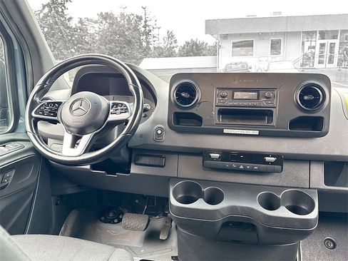 Used 2019 Mercedes-Benz Sprinter 144 image 11