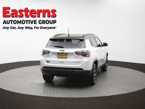 Used 2025 Jeep Compass Limited AWD/4WD image 38