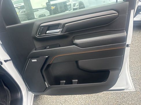 Used 2024 GMC Sierra 2500 AT4 w/ AT4 Preferred Package image 12