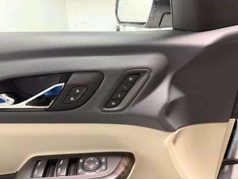 Used 2021 GMC Acadia Denali w/ Denali Ultimate Package AWD/4WD image 12