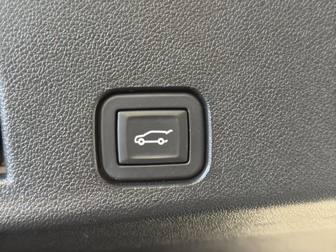 Used 2024 Chevrolet Traverse Z71 image 22