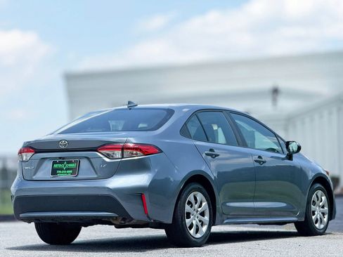 Used 2022 Toyota Corolla LE FWD image 12