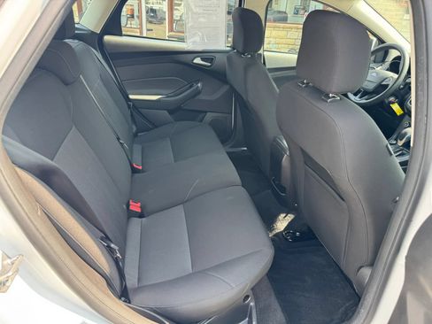 Used 2017 Ford Focus SE FWD image 32