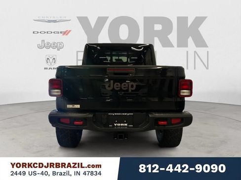 Used 2023 Jeep Gladiator Rubicon w/ Trailer Tow Package AWD/4WD image 4