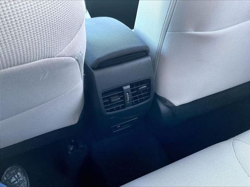 Used 2022 Toyota Corolla Cross LE FWD image 27