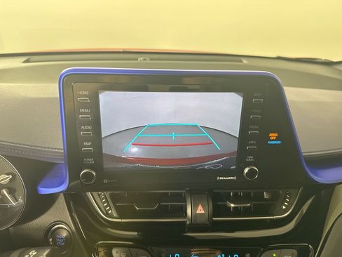 Used 2020 Toyota C-HR XLE FWD image 13