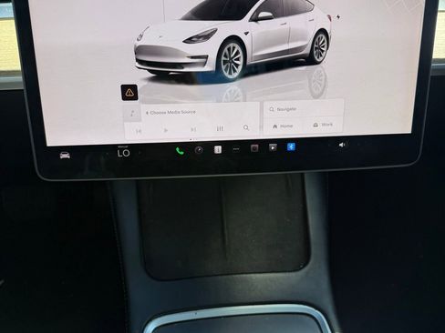Used 2022 Tesla Model 3 RWD image 5