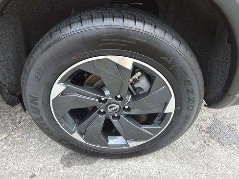 Certified 2025 Nissan Rogue SV FWD image 13
