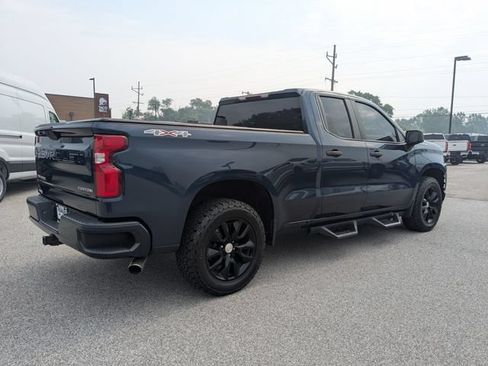 Used 2020 Chevrolet Silverado 1500 Custom w/ Custom Value Package AWD/4WD image 5