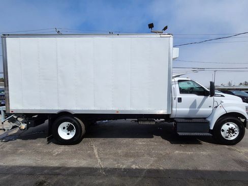 Used 2023 Ford F650 2WD Regular Cab Super Duty image 1