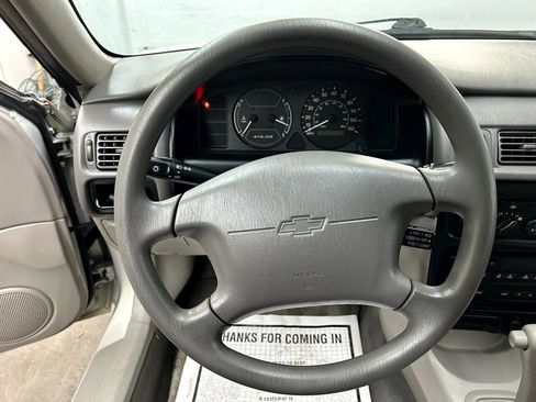 Used 2002 Chevrolet Prizm LSi w/ Preferred Equipment Group 3 image 22