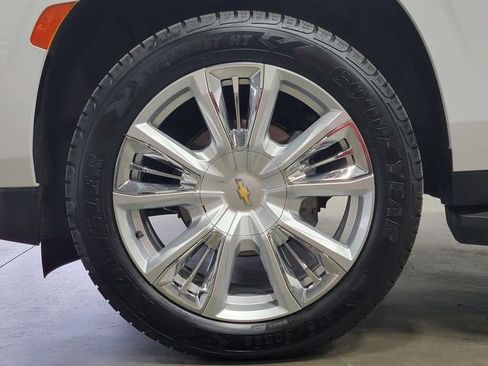 Certified 2023 Chevrolet Suburban High Country image 9