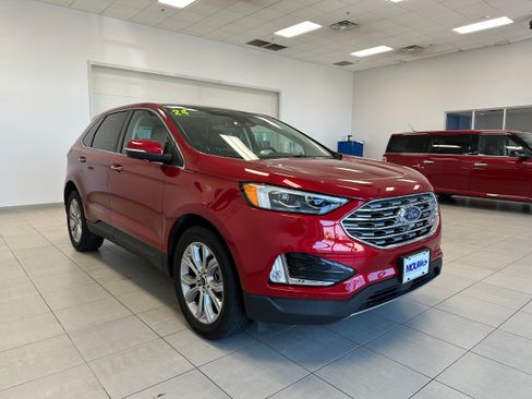 Used 2024 Ford Edge Titanium w/ Equipment Group 301A AWD/4WD image 4