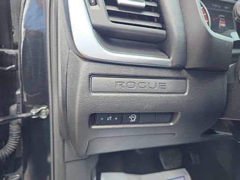 Used 2023 Nissan Rogue S AWD/4WD image 17