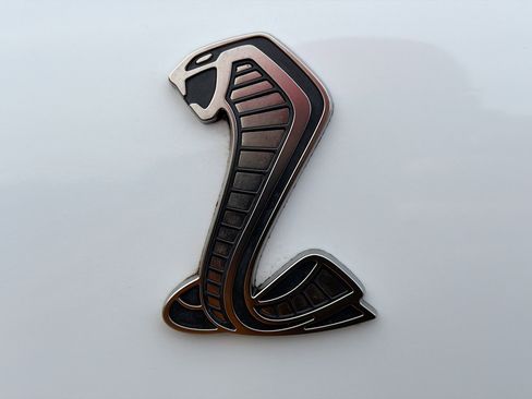 Used 2022 Ford Mustang Shelby GT500 w/ Technology Package image 11