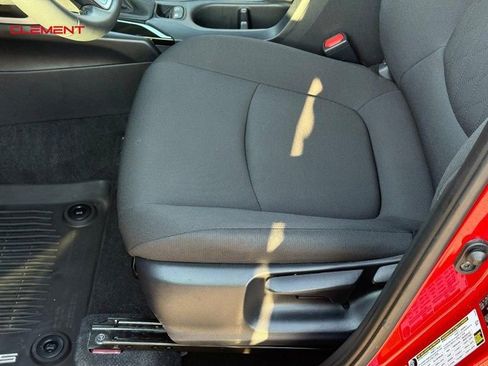 Used 2024 Toyota Corolla Cross LE FWD image 21