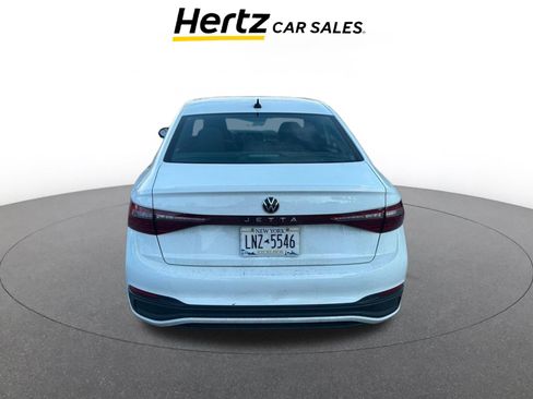 Used 2025 Volkswagen Jetta Sport image 5