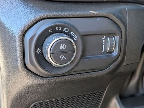 Used 2023 Jeep Gladiator Sport AWD/4WD image 16