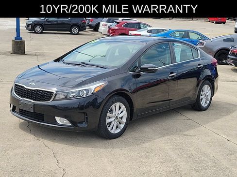 Used 2017 Kia Forte S w/ S Technology Package FWD image 2
