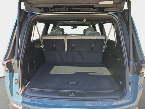 New 2026 Jeep Grand Wagoneer L Limited AWD/4WD image 30