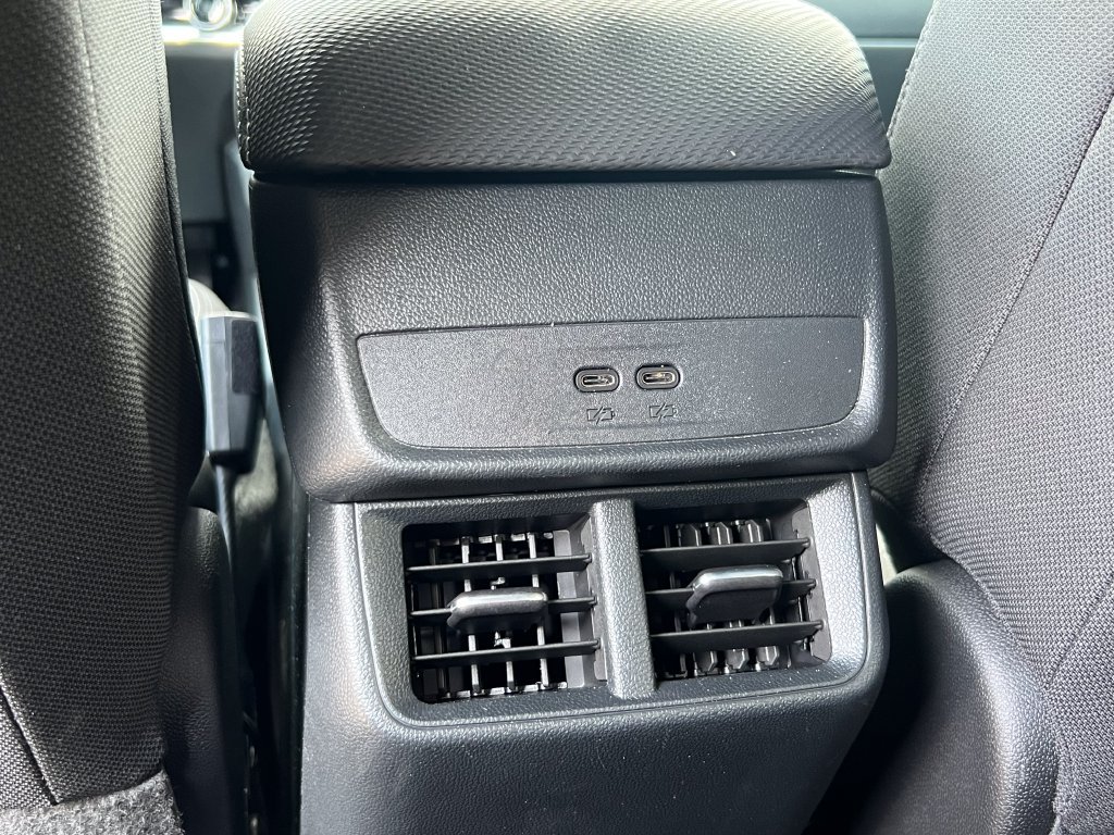 Used 2026 Chevrolet Equinox LT AWD/4WD image 13