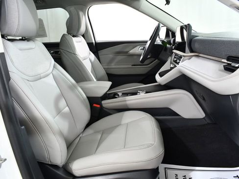 New 2026 Ford Explorer Active w/ Active Comfort Package image 10