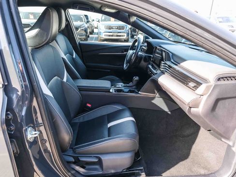 Used 2025 Toyota Camry SE FWD image 18