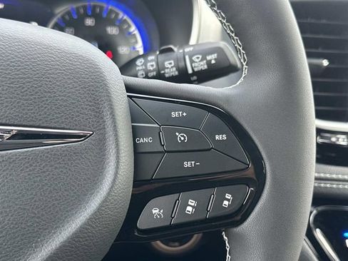 New 2026 Chrysler Pacifica Limited w/ S Appearance Package FWD image 31