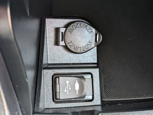 Used 2015 Toyota Camry LE FWD image 20