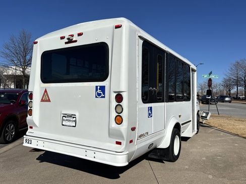 Used 2015 Ford E-350 and Econoline 350 Super Duty image 3