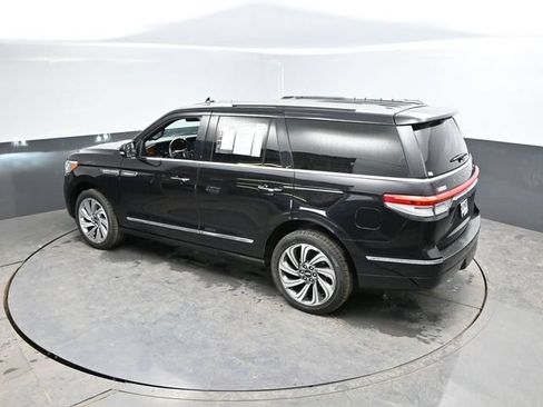 Used 2024 Lincoln Navigator Reserve AWD/4WD image 47