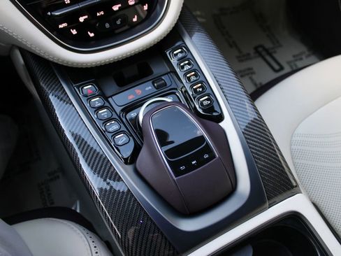 Used 2023 Aston Martin DBX image 13