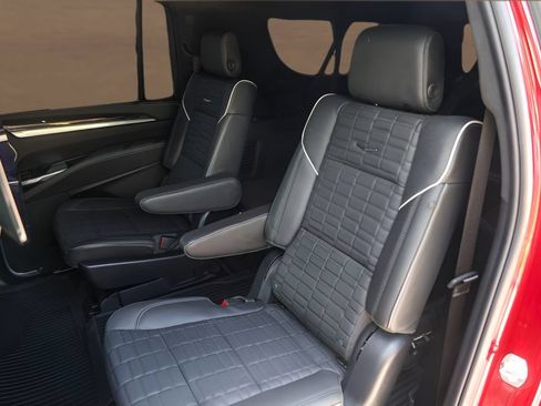 Certified 2025 Cadillac Escalade ESV Sport Platinum AWD/4WD image 24
