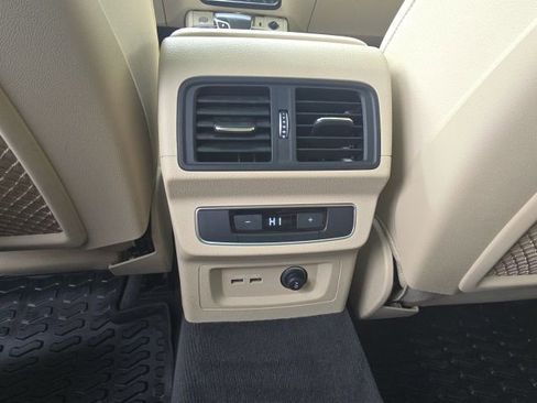 Used 2024 Audi Q5 e Premium Plus w/ Premium Plus Package image 12