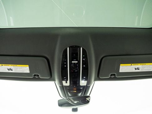 Used 2021 Porsche Cayenne Coupe image 20