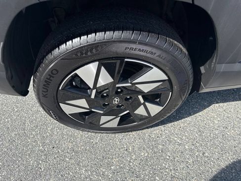 Certified 2025 Hyundai Kona SEL AWD/4WD image 11